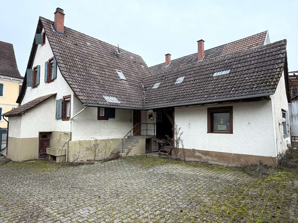 Immobilie in Müllheim - Historisches Einfamilienhaus mit Scheune und Baugenehmigung - Bild 1