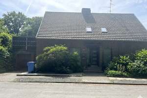 KR-Forstwald, Wunderschöne, ruhige 2,5-Zimmer-Wohnung mit großer Dachterrasse, am Waldrand