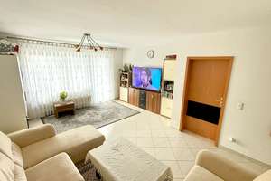 Lebendiger Alltag in Ludwigshafen: 3-Zimmer-Wohnung mit Balkon