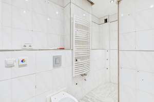 Leer und frei in der Rendite-Gestaltung: Wohnhaus mit 4 separaten Etagen und 2 Garagen – Die vollständige Adresse der Immobilie erhältst du vom Anbieter., 67065 Mundenheim, Ludwigshafen am Rhein – Vorschaubild 10