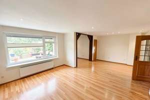 Ideal für Familien! Helles Reiheneckhaus mit EBK, Garage und Garten! – Die vollständige Adresse der Immobilie erhältst du vom Anbieter., 42719 Wald, Solingen – Vorschaubild 9