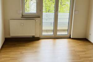 Blick ins Grüne: Ruhige 2-Zimmer-Wohnung mit Balkon – Ringlerstraße 11, 85057 Nordwest, Ingolstadt – Vorschaubild 4