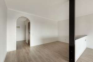 Großzügige 2-Zimmer Wohnung mit Panoramablick in Düsseldorf-Ludenberg! – Die vollständige Adresse der Immobilie erhältst du vom Anbieter., 40629 Ludenberg, Düsseldorf – Vorschaubild 3