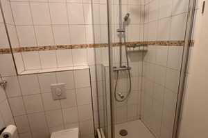 Wohnung mit zwei Zimmern und Balkon am Stadtpark – Sommerstraße 12, 90762 Fürth – Vorschaubild 2