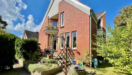 Bild von Charmantes Zweifamilienhaus mit Garten und Balkon in Celle