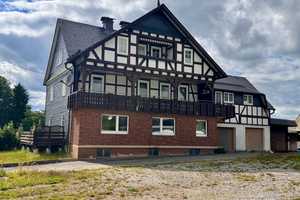 Investitionschance in Willingen-Usseln: Wohn-und Geschäftshaus mit 4 Einheiten! – Waldeck-Frankenberg (Kreis) – Vorschaubild 1
