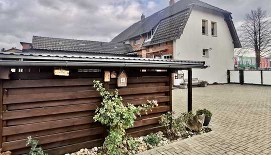 Bild von Helle Doppelhaushälfte auf großem Grundstück!