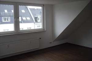 Geräumige 2 Zimmer-Wohnung in zentraler Lage in Rotthausen!!! – Steeler Str. 67, 45884 Rotthausen, Gelsenkirchen – Vorschaubild 2