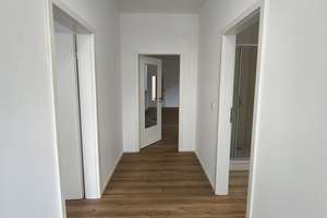 **Großzügige Fläche mit Garten, Ankleideraum, Speisekammer und Wohlfühlbad in idyllischer Wohnlage** – Buchfinkenweg 2-4, 4159 Wahren, Leipzig – Vorschaubild 11