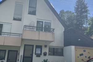 Ein Zuhause mit Charakter – Wohnen auf versetzten Ebenen in traumhafter Aussichtslage – Die vollständige Adresse der Immobilie erhältst du vom Anbieter., 71642 Hoheneck, Ludwigsburg – Vorschaubild 2