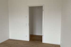 Zum Wohlfühlen! Viel Platz & Komfort & Einbauküche, neue Ausstattung! 3 Zimmer + Loggia, Gäste-WC – Hildesheimer Straße 454, 30519 Döhren, Hannover – Vorschaubild 19