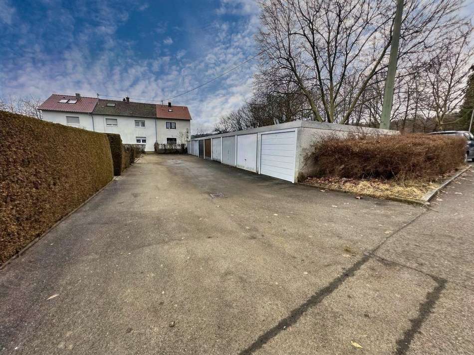 Garagenanlage mit Garagenhof