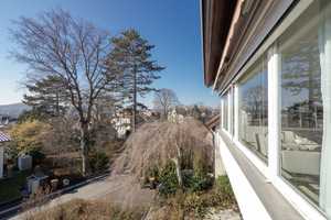 Geräumiges Einfamilienhaus mit Einliegerwohnung in ruhiger und fußläufiger Entfernung zur Innenstadt – Stuttgart – Vorschaubild 2
