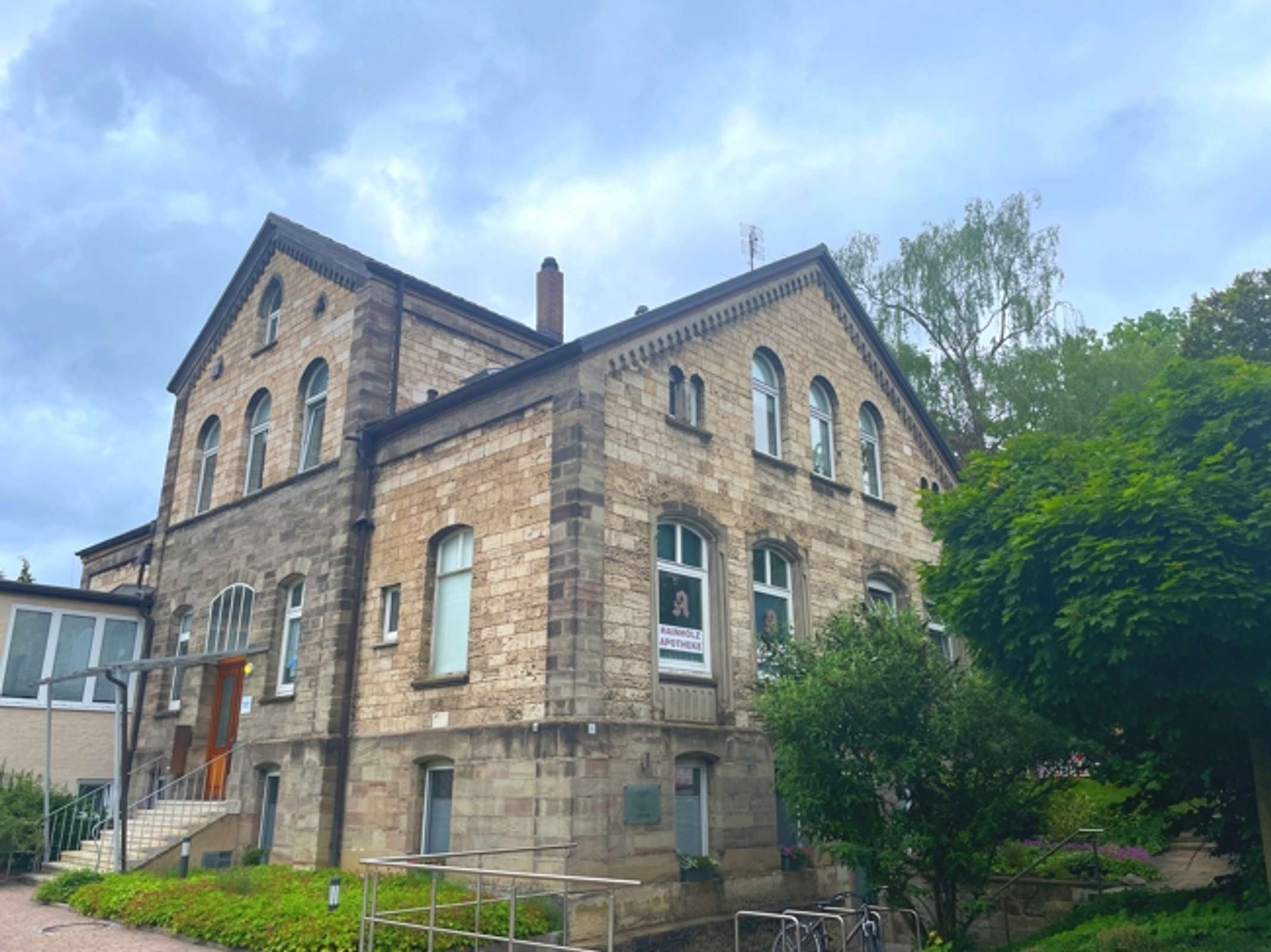 Stilvolle 2-Zimmer-Dachgeschoss-Wohnung in bevorzugter Lage des unteren Ostviertels