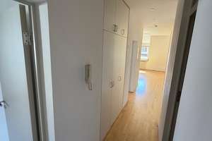 Wohnen mit Charakter: 3-Zimmer-Dachgeschosswohnung in der Weststadt – Die vollständige Adresse der Immobilie erhältst du vom Anbieter., 76135 Weststadt, Karlsruhe – Vorschaubild 3