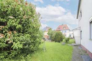 Viel Potential bietet dieses zentral gelegene EFH/ZFH in Schwabach mit 2 Garagen – Schwabach – Vorschaubild 12