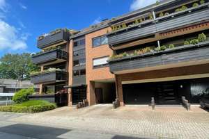 Schöne 2,5- Zimmer-Wohnung mit Balkon und Garage