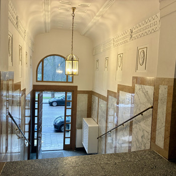 Bürofläche Widenmayerstraße 37 - Hochparterre ab sofort verfügbar