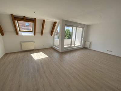 3 Raum Dachgeschoss Wohnung mit Balkon
