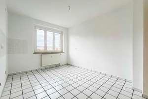 Bezugsfreie 2-Zi.-Wohnung mit Balkon und Tageslichtbad in DD-Seidnitz – Die vollständige Adresse der Immobilie erhältst du vom Anbieter., 1237 Seidnitz/Dobritz, Dresden – Vorschaubild 5