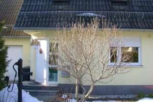 Charmantes Reihenhaus mit 6 Zimmern in Chemnitz-Röhrsdorf – Am Eichenhof 25, 9247 Röhrsdorf, Chemnitz – Vorschaubild 1