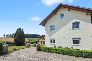 Traumhaftes Familienhaus mit Pool und großem Garten – Willkommen zu Hause – Die vollständige Adresse der Immobilie erhältst du vom Anbieter., 84326 Falkenberg – Vorschaubild 3