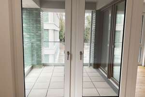 Neubaukomfort: 2 Zimmer mit Glaswand-Loggia, kompakter Schnitt, Einbauküche, Walk-In-Dusche, Aufzug – Hildesheimer Straße 452, 30519 Wülfel, Hannover – Vorschaubild 4