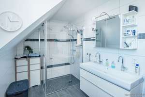 Neuwertige Maisonettewohnung mit Sonnenbalkon, Blick ins Grüne und energieeffizienter Ausstattung – Die vollständige Adresse der Immobilie erhältst du vom Anbieter., 33611 Schildesche, Bielefeld – Vorschaubild 19