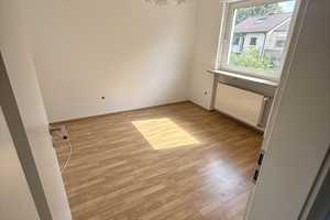 Reiheneckhaus im Klötzlmüllerviertel, Garten, Garage,Balkon, Erstbezug nach Modernisierung/Sanierung – Wallbergweg 10, 84034 Landshut – Vorschaubild 13