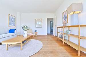 Ruhige Wohnstraße, beste Anbindung. Blick in die Baumkronen. – Die vollständige Adresse der Immobilie erhältst du vom Anbieter., 22769 Altona-Nord, Hamburg – Vorschaubild 5
