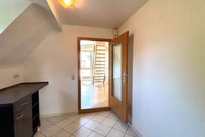 Dyk-Lage: Helle 4-Zimmer-Wohnung mit Galerie und großem Balkon zum Garten – Die vollständige Adresse der Immobilie erhältst du vom Anbieter., 47803 Inrath/Kliedbruch, Krefeld – Vorschaubild 8