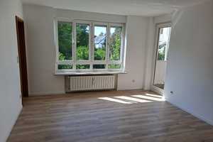 Renovierte und ruhige 2-Raum-Wohnung mit Einbauküche in München Perlach – Gustav-Heinemann-Ring 24, 81739 München – Vorschaubild 2