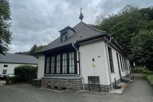 Attraktive 2-Zimmer-Wohnung im historischen Schulgebäude zu verkaufen