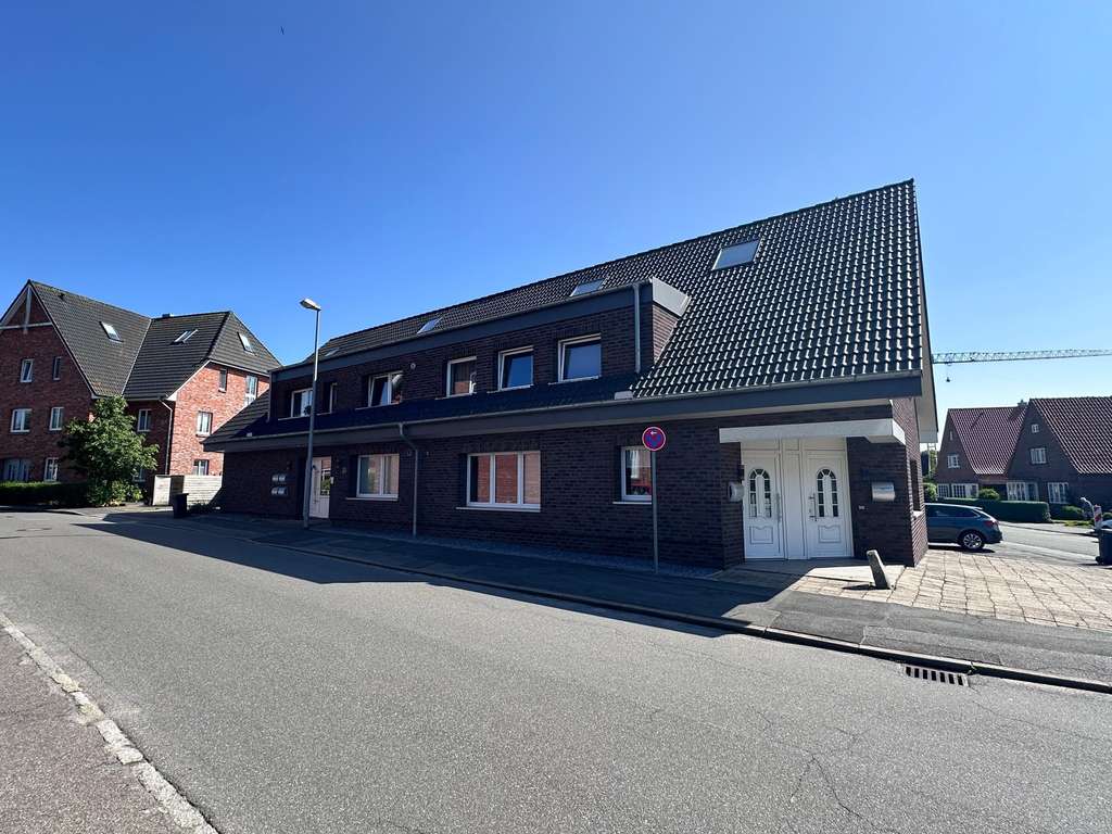 Immobilie in Niebüll - Saniertes Wohnhaus neuer Heizung & Solarthermie – 6 Einheiten als sicheres Investment in Niebüll
 - Bild 3