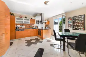 Bezugsfrei, Einfamilienhaus mit Pool und großem Garten. – Barnim (Kreis) – Vorschaubild 10
