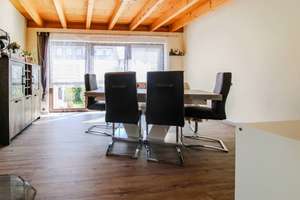 Einziehen und Wohlfühlen - Doppelhaushälfte mit großer Terrasse ; Garage und 4 Außenstellplätze – Die vollständige Adresse der Immobilie erhältst du vom Anbieter., 72475 Bitz – Vorschaubild 3