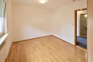 Gepflegtes 5-Zimmer-Einfamilienhaus mit Doppelgarage und 4 Stellplätzen! – Die vollständige Adresse der Immobilie erhältst du vom Anbieter., 89367 Waldstetten – Vorschaubild 7