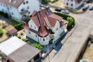 Historisches Wohnhaus mit Villencharakter –  stilvoll modernisiert 
