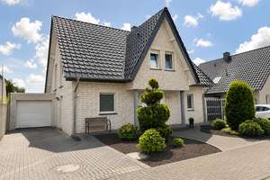 Zwischen Stadt und Feld – ein Zuhause für die Familie, das gefällt! – Die vollständige Adresse der Immobilie erhältst du vom Anbieter., 33378 Rheda-Wiedenbrück – Vorschaubild 2