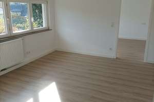TOP: Schöne, helle, 2-Zi.-Wohnung in ruhiger Wohnlage, EBK, Terrasse, TL-Bad – Die vollständige Adresse der Immobilie erhältst du vom Anbieter., 70327 Gehrenwald, Stuttgart – Vorschaubild 1