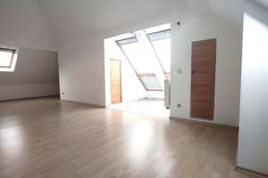 Außergewöhnliche Wohnung im Maisonette-Stil mit Kamin, 2 Bädern & 4 Zimmer Potential auf knapp 100qm – Manlichstr. 5, 86154 Links der Wertach-Süd, Augsburg – Vorschaubild 3