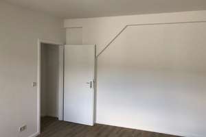 Großzügige 2,5-Raum-Wohnung mit Dachterrasse, EBK, Fahrstuhl und Domblick in Magdeburg Altstadt! – 39104 Altstadt, Magdeburg – Vorschaubild 9