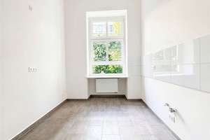 Frisch modernisiert & WG-geeignet: 2-Zimmer-Wohnung ohne Durchgangszimmer mit großer Küche – Badensche Straße 40, 10715 Wilmersdorf, Berlin – Vorschaubild 2