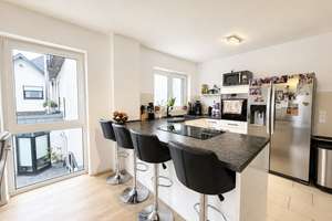 Wunderschöne Maisonettewohnung mit 2 Balkonen und schönem Blick ins Grüne – Die vollständige Adresse der Immobilie erhältst du vom Anbieter., 56070 Kesselheim, Koblenz – Vorschaubild 2