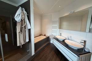 Helle & sanierte 3-Zimmer-Altbauwohnung mit Balkon in Winterhude. – Alsterdorfer Straße 77, 22299 Winterhude, Hamburg – Vorschaubild 4