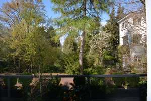 Großzügige, helle 3-Zimmer-Wohnung mit großem Balkon und schönem Blick ins Grüne