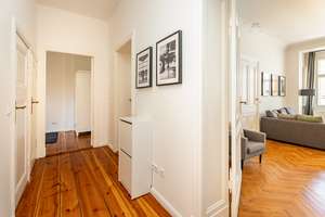 3-Zimmerwohnung in Top Lage: Stuck, Dielenboden und Balkon! Jetzt provisionsfrei und bezugsfertig! – Die vollständige Adresse der Immobilie erhältst du vom Anbieter., 10119 Prenzlauer Berg, Berlin – Vorschaubild 11