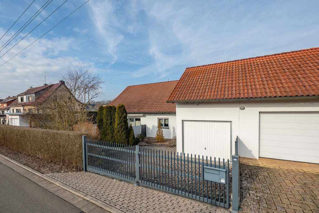 Immobilie in Schmalkalden - Einziehen - wohlfühlen! - Bild 1