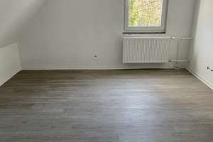gemütliche, sanierte 2,5-Zimmer-Dachgeschosswohnung – Centrumstr. 46A, 44793 Kruppwerke, Bochum – Vorschaubild 4
