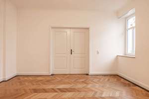 Luxuriös ausgestattete 4-Zimmer-Wohnung mit großem privaten Garten in saniertem Gründerzeitpalais – Die vollständige Adresse der Immobilie erhältst du vom Anbieter., 86159 Antonsviertel, Augsburg – Vorschaubild 2